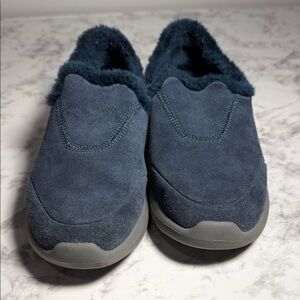 Skechers Women’s Navy Plush Slip-On Footwear Size 7